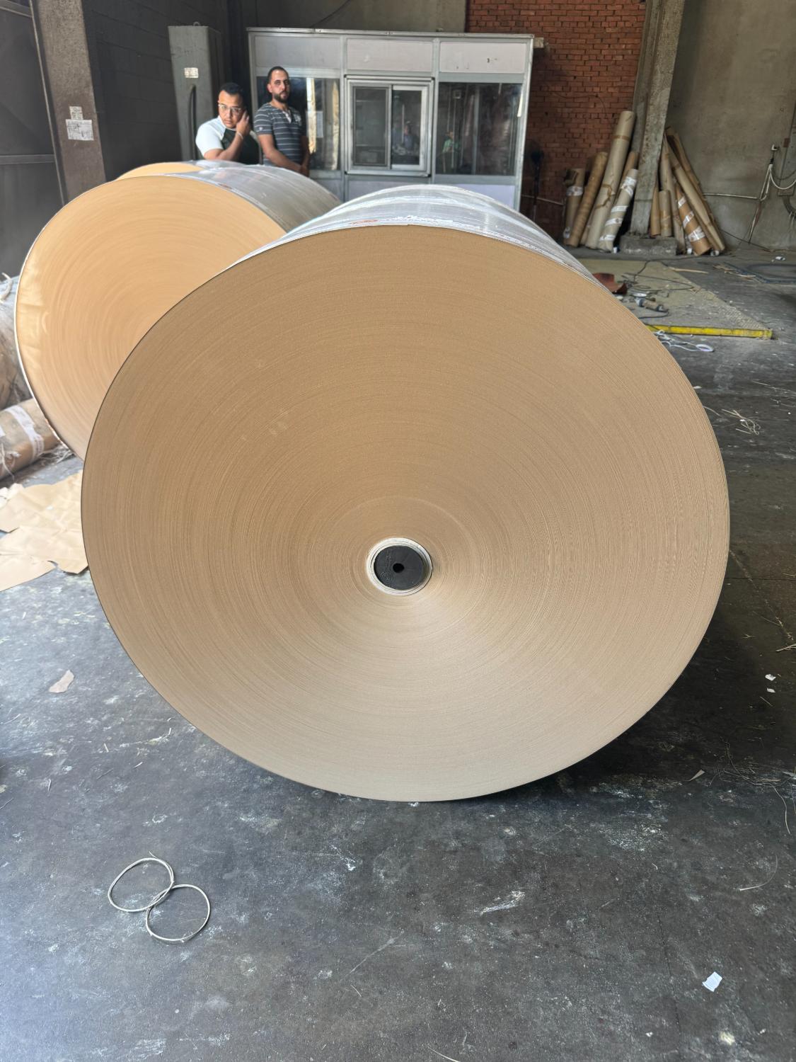Bobines de carton en sortie de production